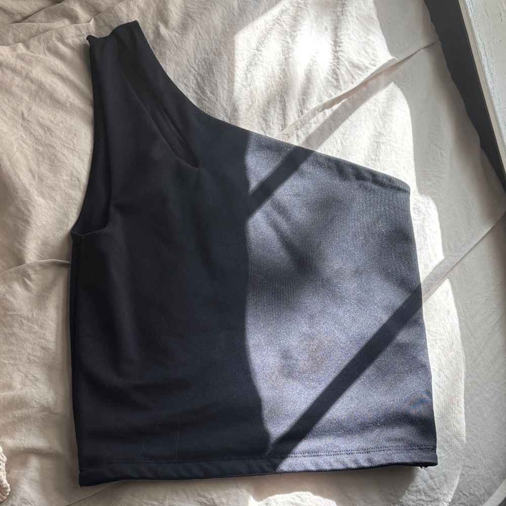 Abercrombie & Fitch Black One-Shoulder Crop Top